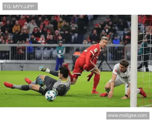 因戈尔与海登的激烈对决揭示足球战术与团队合作的重要性 因戈尔与海登的激烈对决揭示足球战术与团队合作的重要性