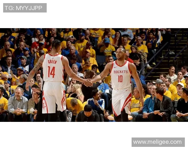 中国蓝队迎战南非男篮全力以赴争夺胜利展现团队精神与竞技风采